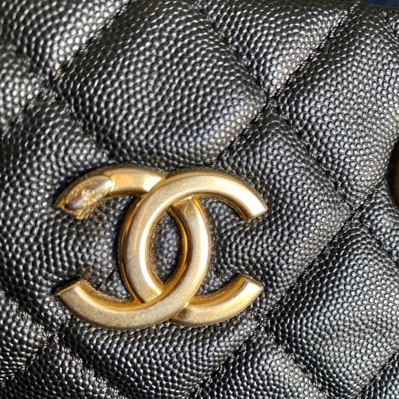 Chanel COCO Handle Allure Shopping Tote - Picture 3 of 9